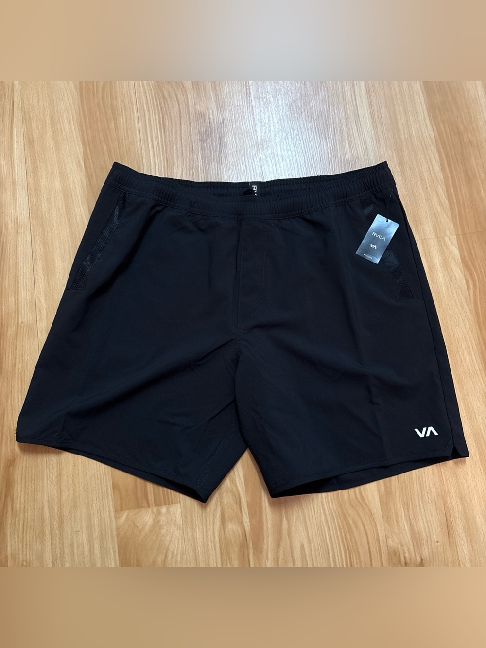 RVCA Men's Kevin Elastic Waist Shorts Size XL Black Hybrid Unlined